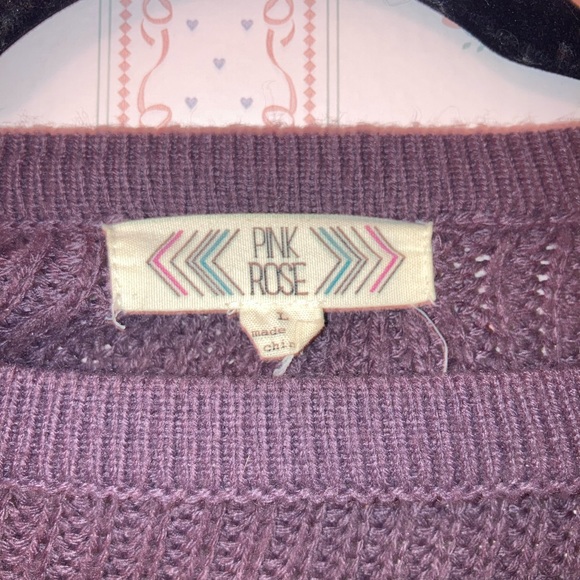 Cozy purple sweatshirt in great condition! Size large - Picture 4 of 4